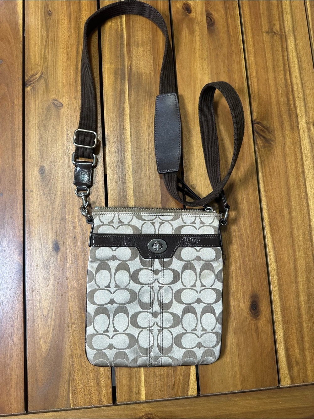 Coach Brown Signature Swing pack with Lavender Interior